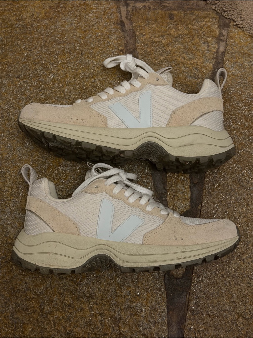 Veja Venturi Cream and Light Blue Lace-Up Chunky Sneakers